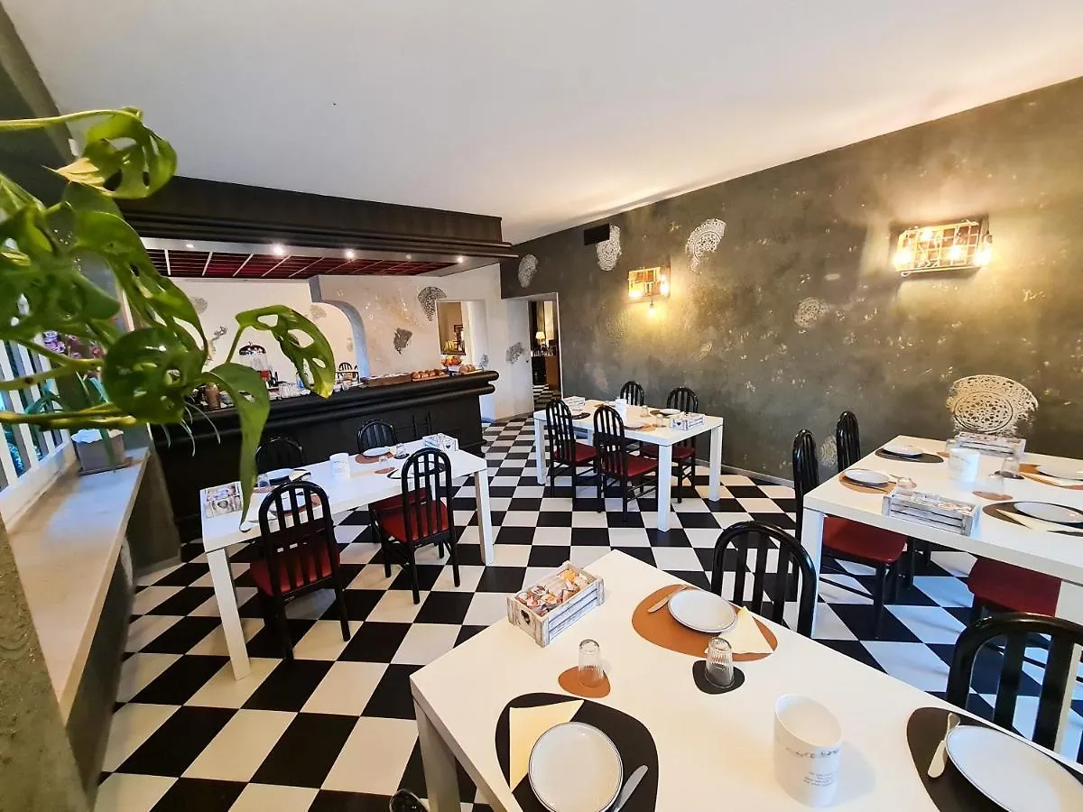 Albergo B&B Tenesi Manerba del Garda 2*,
