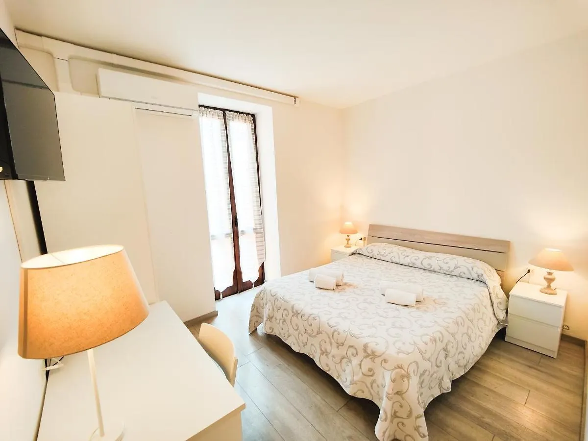 Albergo B&B Tenesi Manerba del Garda 2*,  Italy