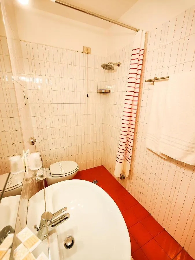 Albergo B&B Tenesi Manerba del Garda 2*,  Italy