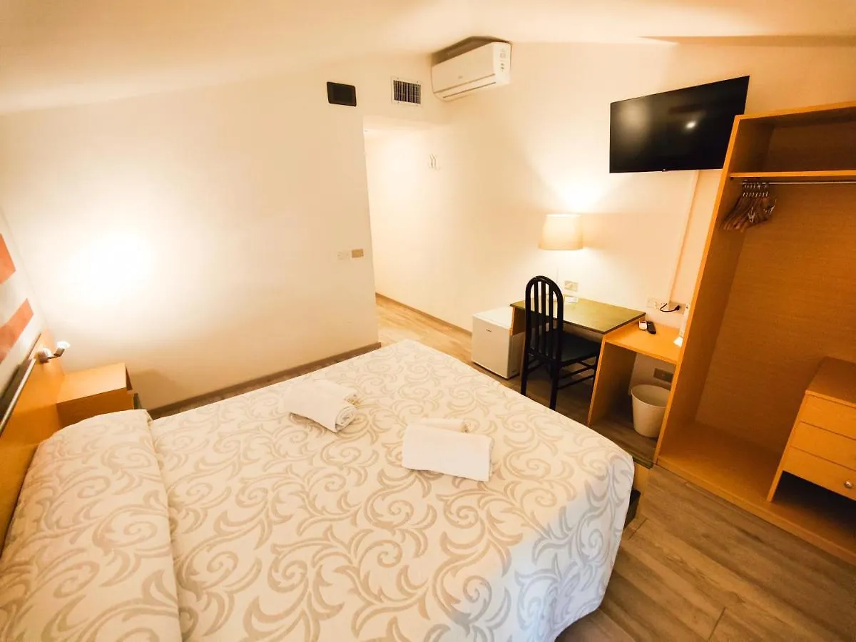 Albergo B&B Tenesi Manerba del Garda Hotel